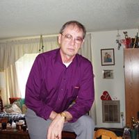 Robert Dietz Photo 49
