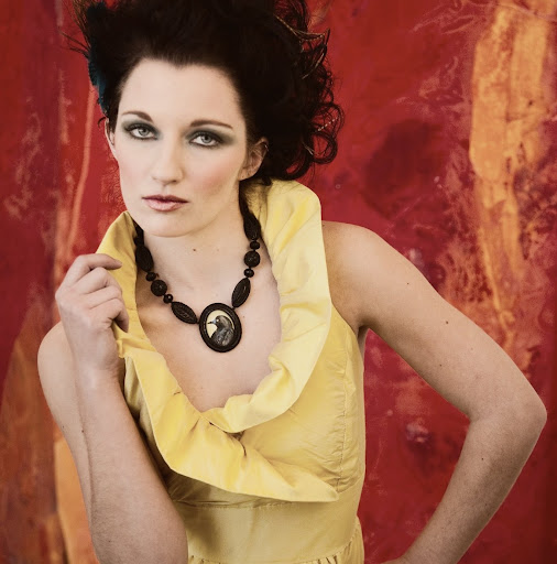 Rue Bell Photo 5