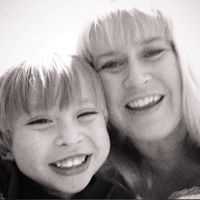 Michele Gardner Photo 34
