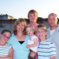 Kimberly Hare Photo 20