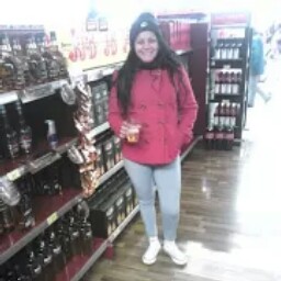 Elizabeth Roldan Photo 17