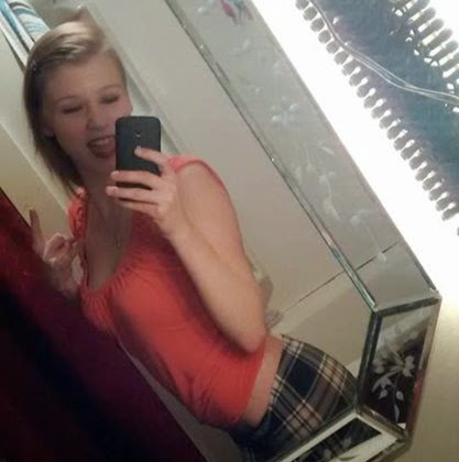 Hannah Hardy Photo 22