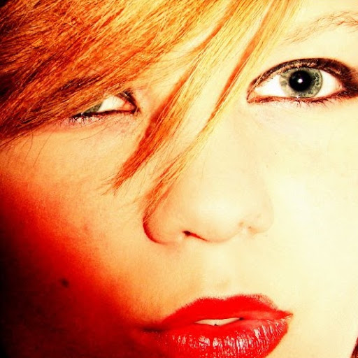 Samantha Huff Photo 26