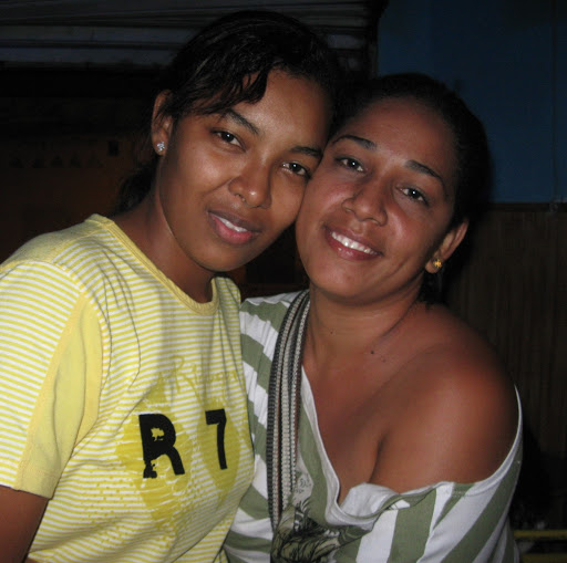 Sandy Velasquez Photo 32