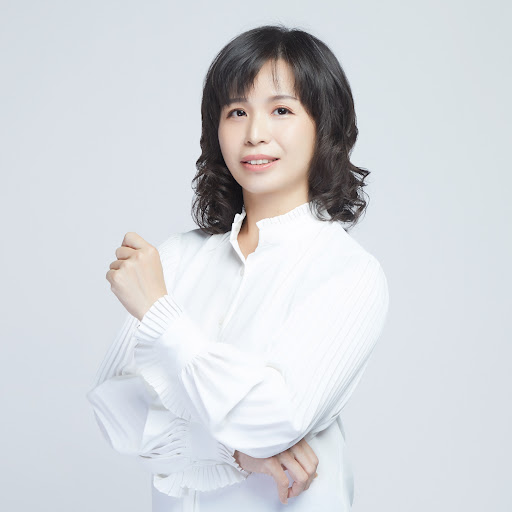 Cynthia Lin Photo 38