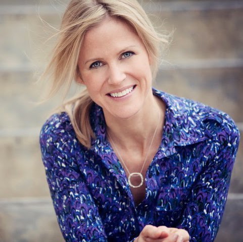 Julie Dickson Photo 45