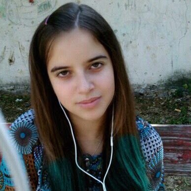 Laura Pop Photo 12