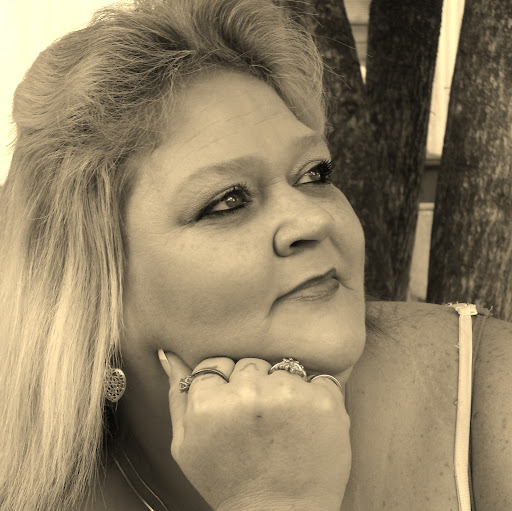 Tina Andrews Photo 17