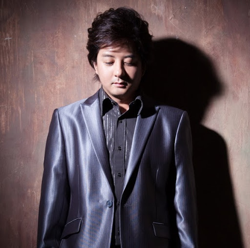 Johnny Liang Photo 25