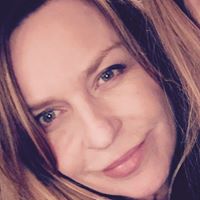 Caroline Standish Photo 9