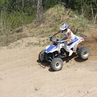 Brett Young Photo 33