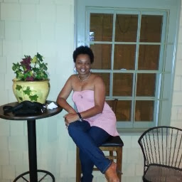 Yolanda Clark Photo 17