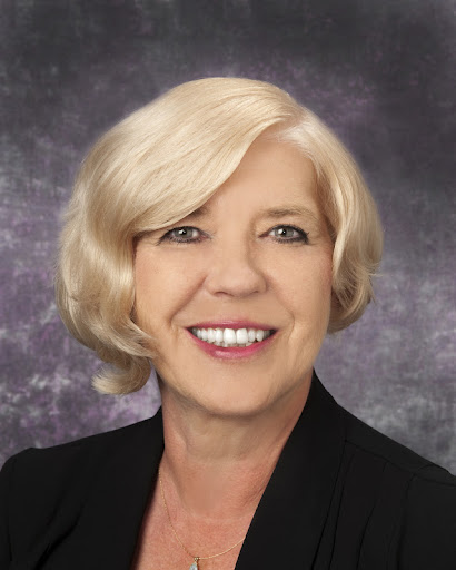 Nora Evans Photo 18