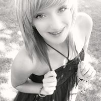 Sarah Lan Photo 11