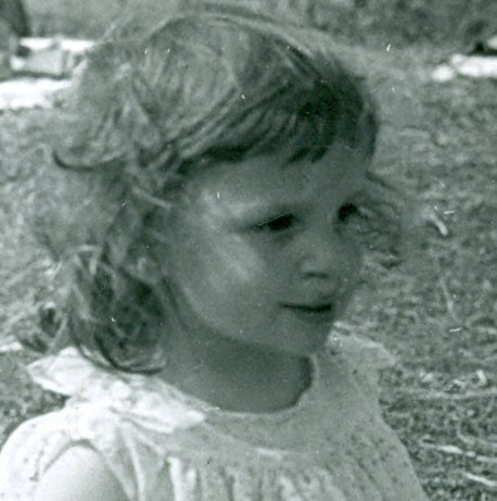 Kate Martin Photo 9