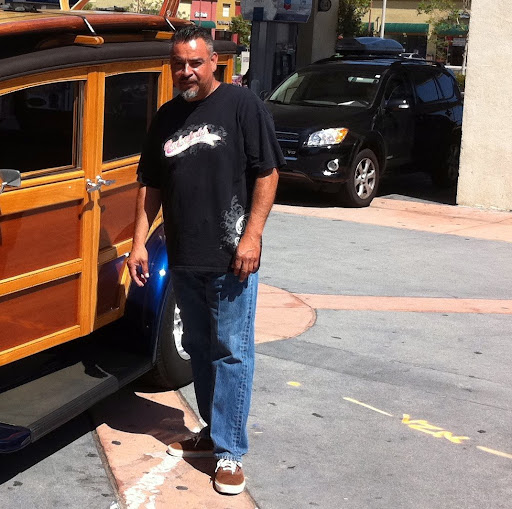 Joe Veliz Photo 14