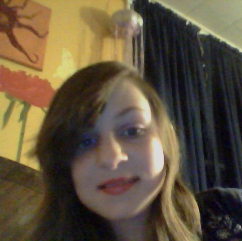 Sarah Land Photo 37
