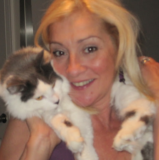 Linda Tanguay Photo 17