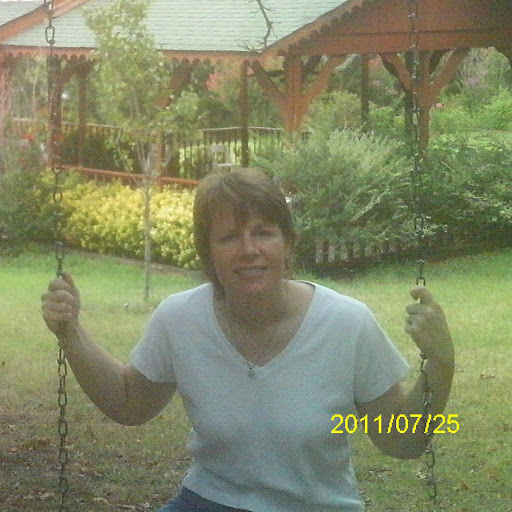 Laura Strong Photo 21