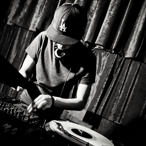 Dj Black Photo 11
