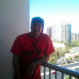 Robert Zaragoza Photo 28