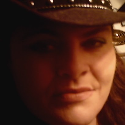 Shelley Walker Photo 36