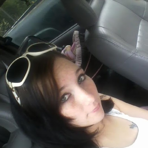 Annie Elmore Photo 10