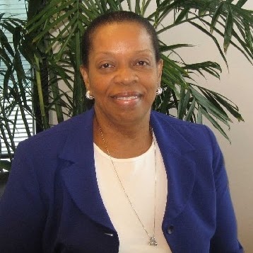 Linda Fraser Photo 31