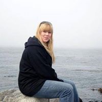 Elizabeth Harmon Photo 26