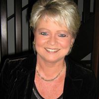 Jayne Campbell Photo 34