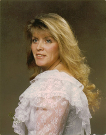 Debra Robertson Photo 31