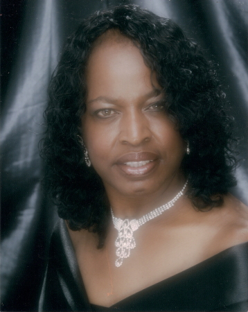 Linda Brooks Photo 32