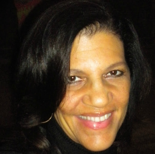 Pamela Lewis Photo 23