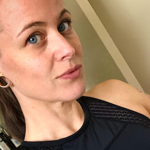 Michelle Lowe Photo 18