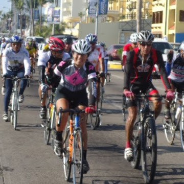 Nancy Dominguez Photo 32