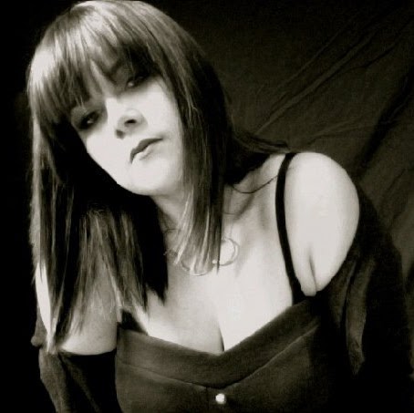 Elizabeth Rains Photo 14