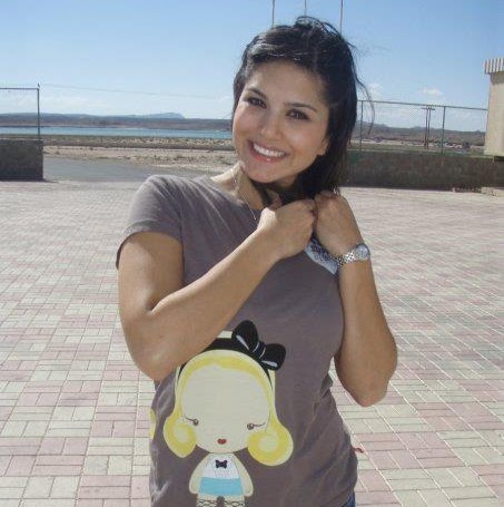 Rose Saenz Photo 15