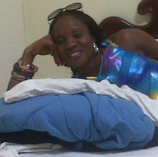 Yvette Green Photo 20