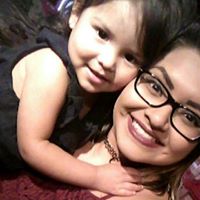 Elizabeth Rosas Photo 35