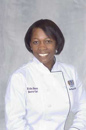 Erika Moore Photo 10