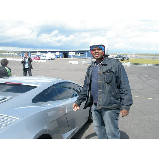 Leon Thomas Photo 18