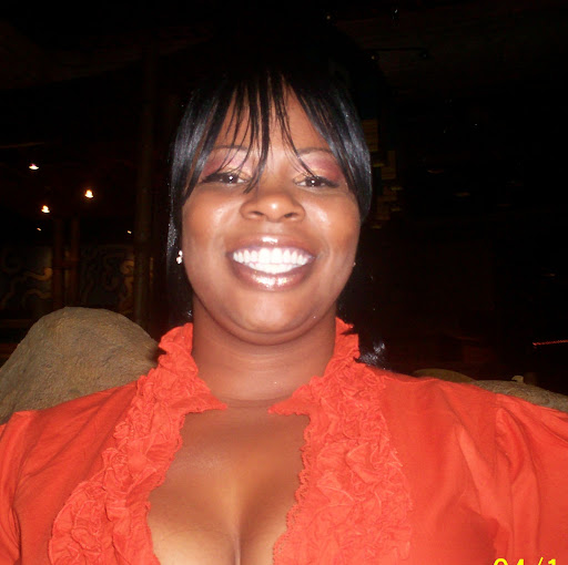 Dee Thomas Photo 42