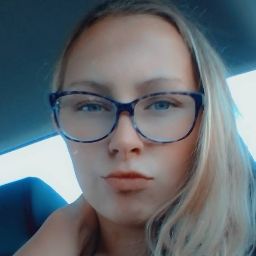 Anna Hoffman Photo 17