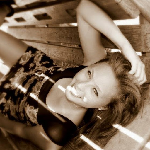 Maggie Brown Photo 18