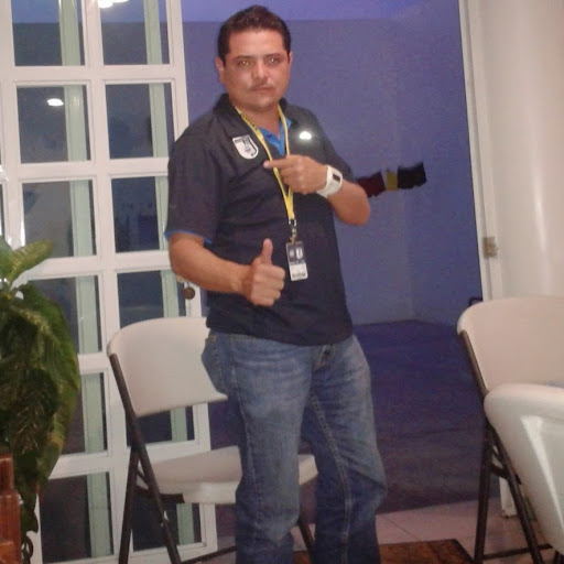 Juan Gaytan Photo 42