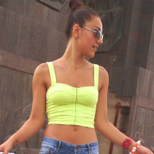 Anna Sarkisian Photo 10