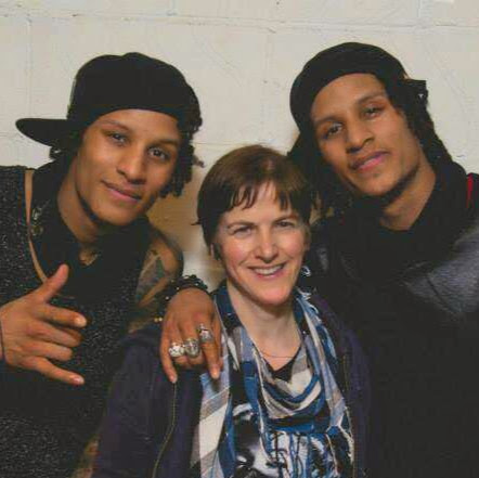 Alison Mills Photo 23
