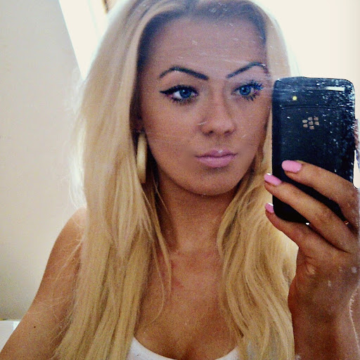 Ellie Nash Photo 15