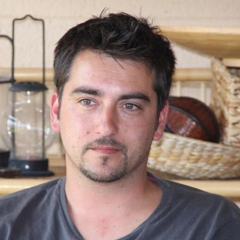 Daniel Caro Photo 34
