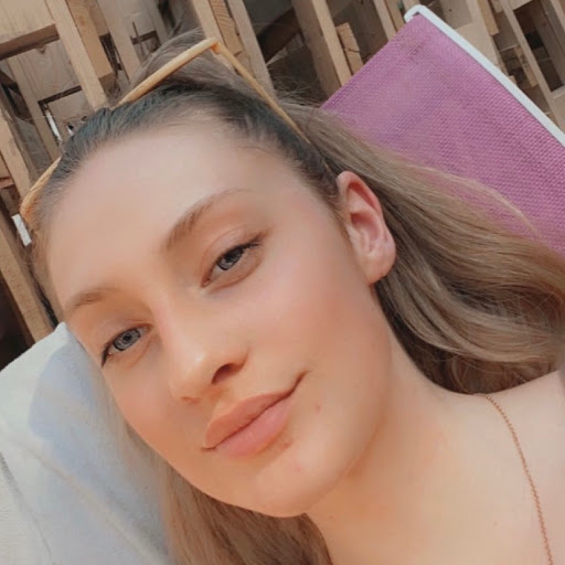 Holly Preston Photo 26